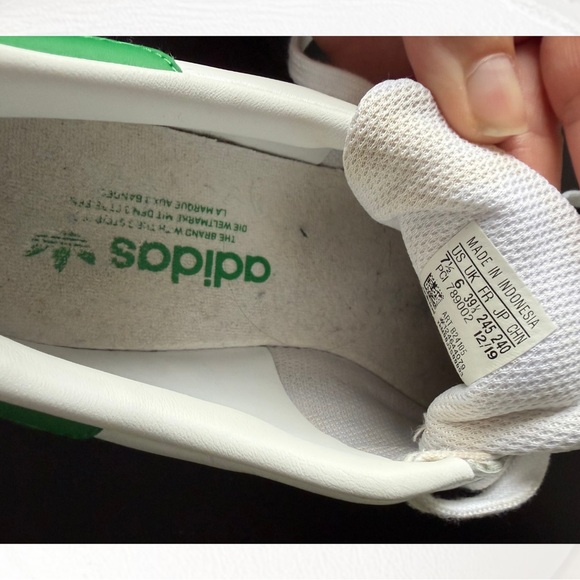 Adidas Stan Smith White and Green Shoes - Picture 6 of 6